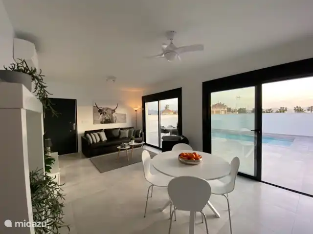 Location de Vacances Espagne, Costa Cálida, Mazarrón, villa - Casa Demi Adore Séjour avec cuisine ouverte avec table à manger