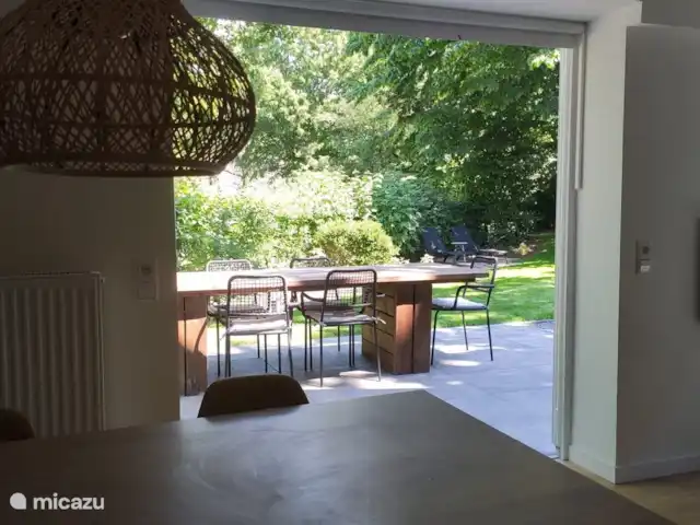 Vivre le sud | Pays-Bas, Limbourg, Simpelveld - maison de vacances Impression du salon donnant sur le jardin