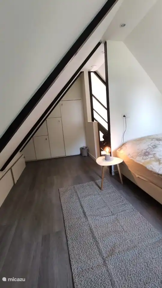 Hängeschrank 1. Stock