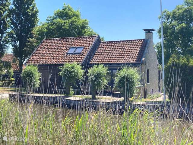 Holiday home in Netherlands, Friesland – holiday house Lyts Bratte