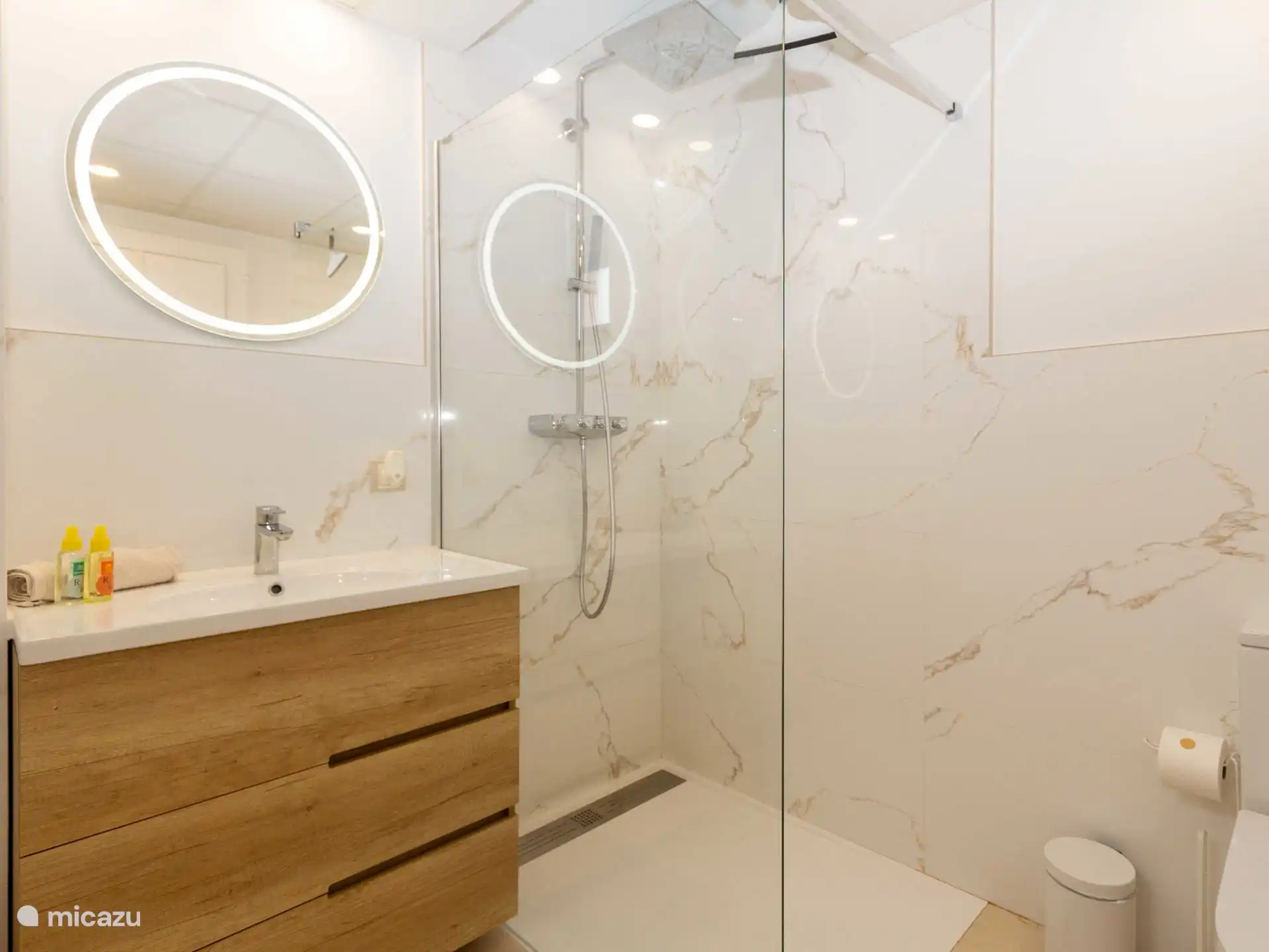 Puig Campana - Badkamer 1