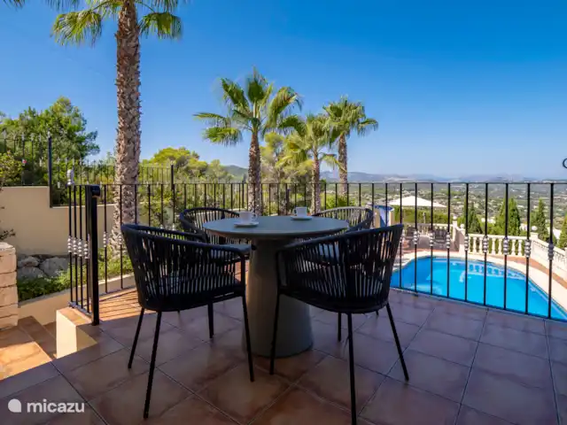Villa Marguerite | Espagne, Costa Blanca, Jávea - villa Cette terrasse confortable est directement accessible depuis la cuisine. Charmant avec cette vue.