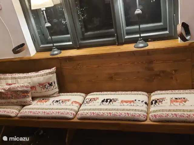 Casa Trapp en Austria, Carintia, Rangersdorf - villa Nuevo banco de comedor en la sala de estar