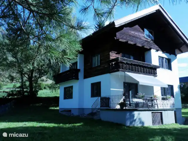 Casa Trapp en Austria, Carintia, Rangersdorf - villa Vista desde la carretera