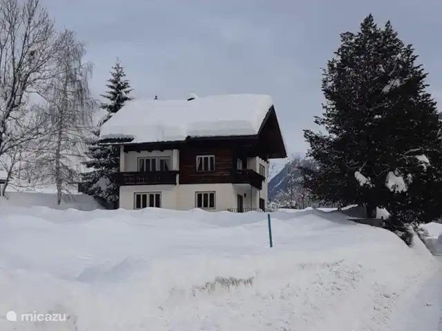 Casa Trapp en Austria, Carintia, Rangersdorf - villa en el invierno