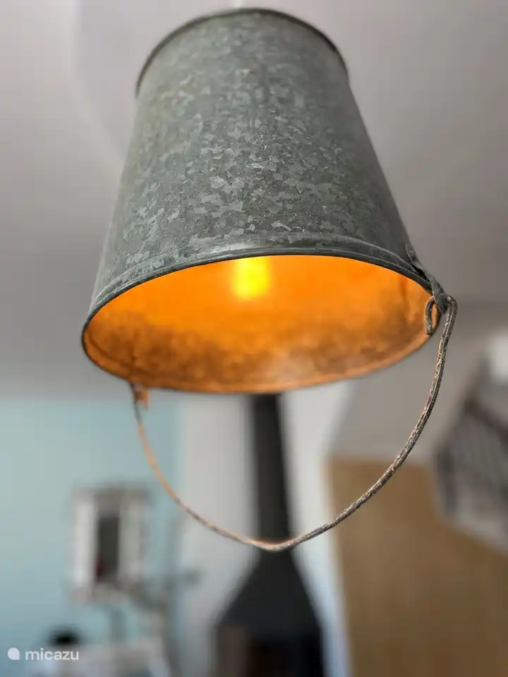 Eclairage au dessus de la table à manger