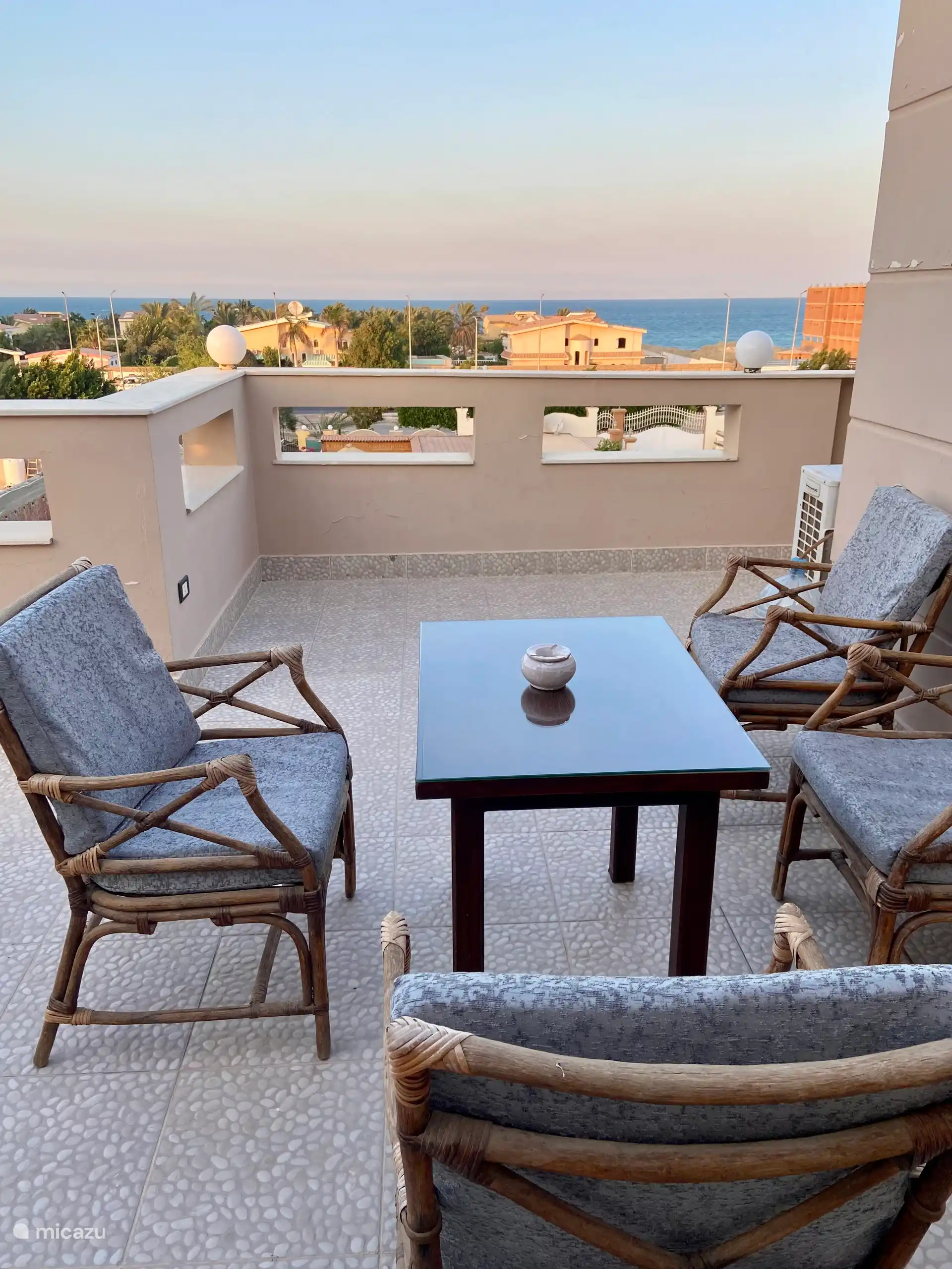 Seat on roof terrace 