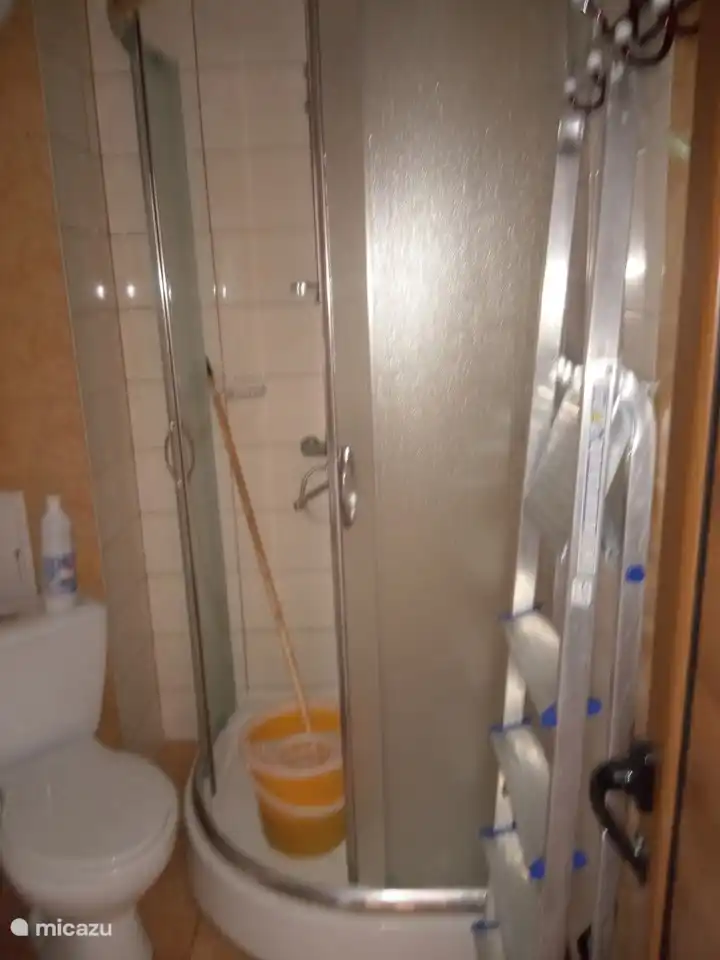 een lekkere ruime douche cabine 90x90