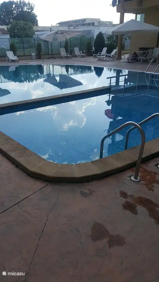 Zwembad, algemeen gebruik voor de eigenaren van de appartementen.