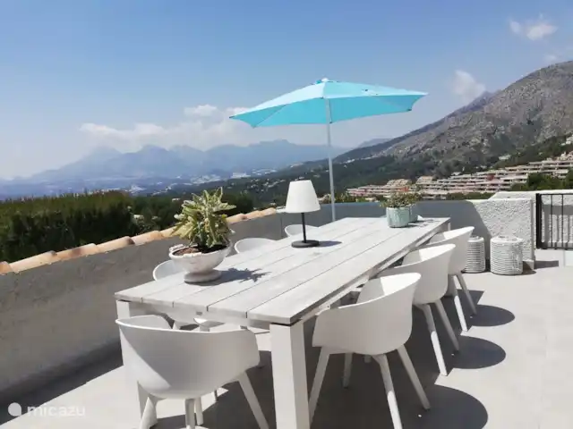 Gran villa de lujo con piscina privada. en España, Costa Blanca, Altea - villa Mesa grande para 8 personas en la terraza del salón