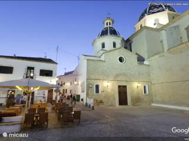 Gran villa de lujo con piscina privada. en España, Costa Blanca, Altea - villa Iglesia con cúpula azul en el casco antiguo.