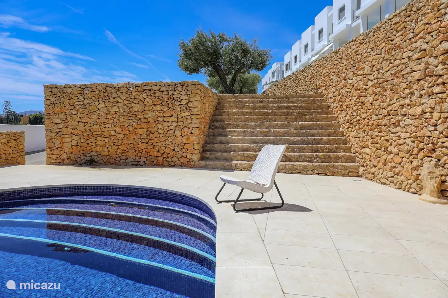 Entspannen Sie sich am Pool