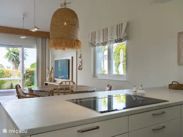 Villa Madrugada, Costabella en España, Costa del Sol, Marbella - villa Cocina y comedor