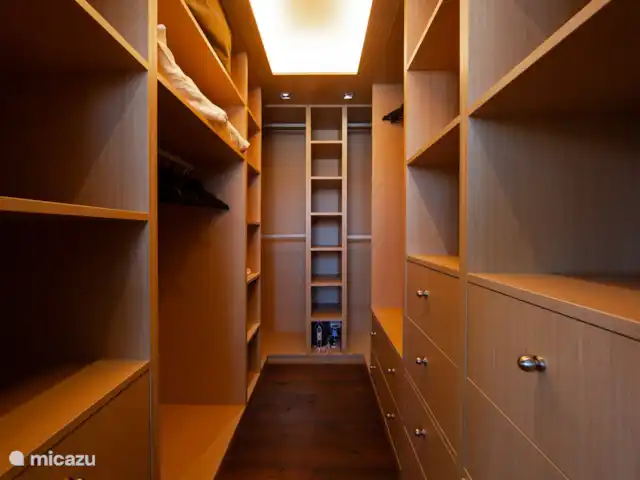 Villa Madrugada, Costabella en España, Costa del Sol, Marbella - villa vestidor