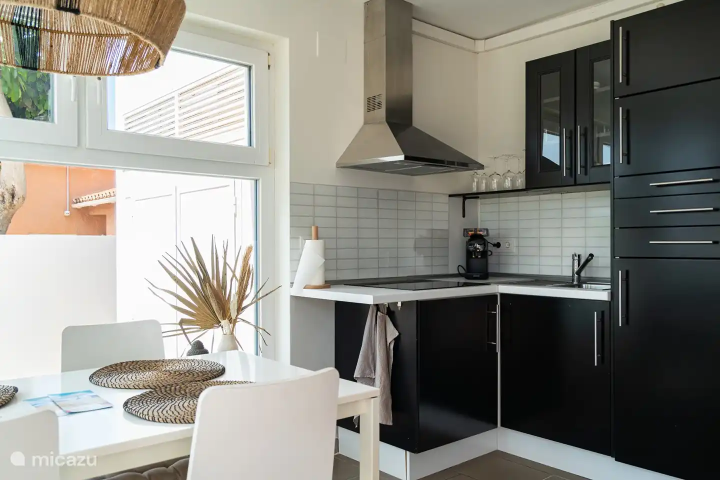 Cocina en el peque&#241;o apartamento.