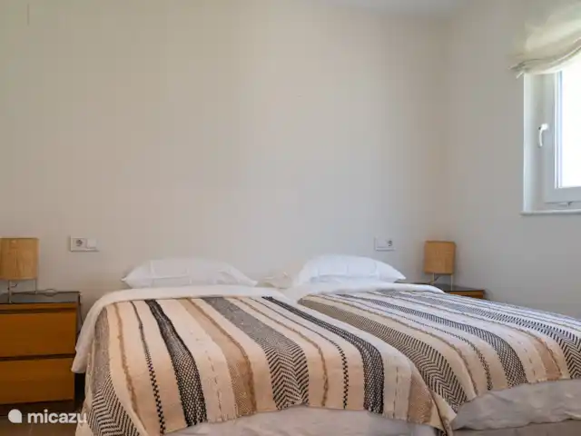 Villa Madrugada, Costabella en España, Costa del Sol, Marbella - villa Dormitorio en el pequeño apartamento.