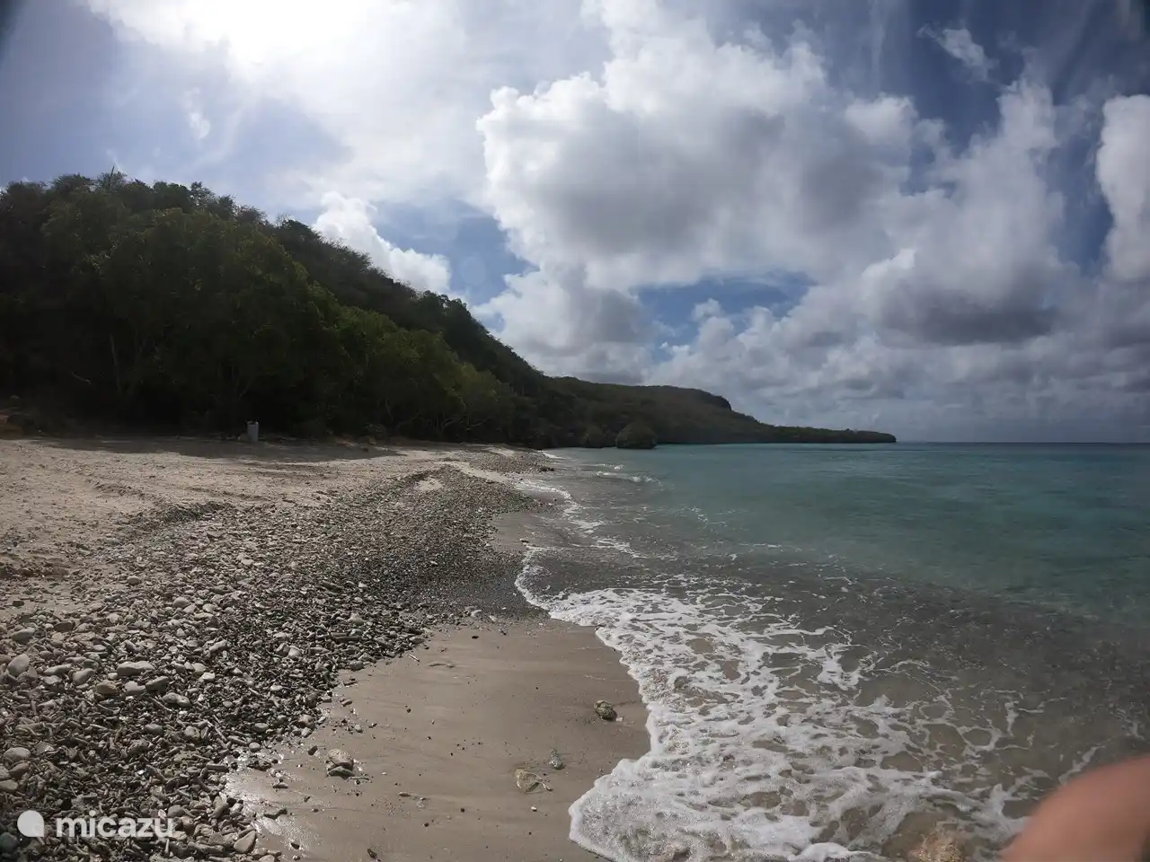 ¡Disfruta de playas vírgenes donde te imaginas en una isla desierta!
(Playa Larga)
