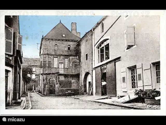 Gîte Marche | France, Haute-Saône, Vauvillers - appartement Photo ancienne du gîte marché et de la maison du cardinal
