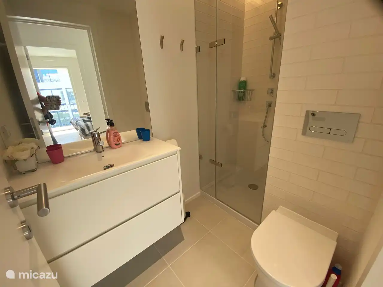 Gemeinschaftsbad mit Dusche