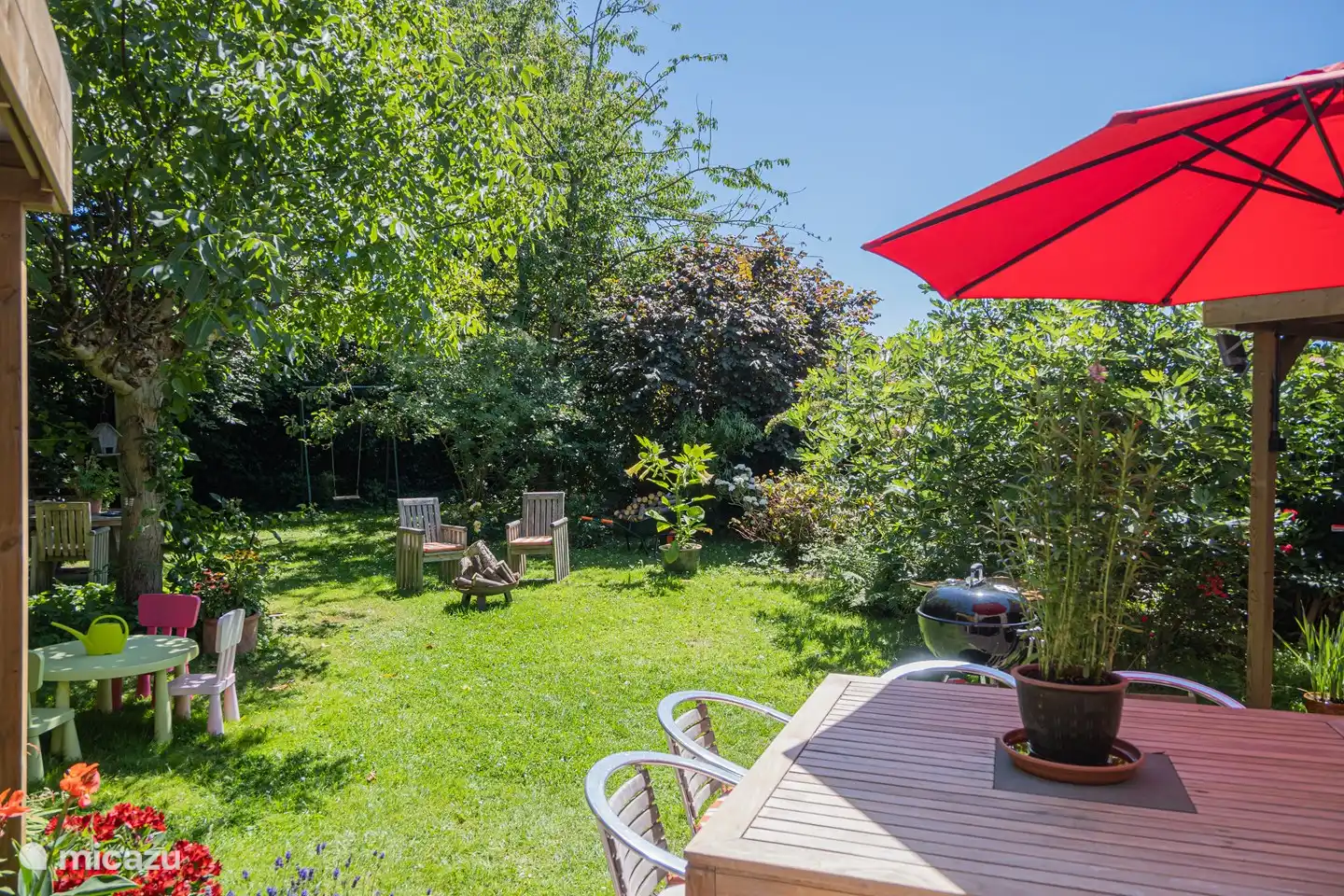 vista al jardín desde el salón