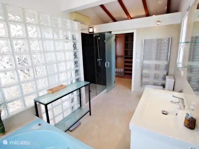 Alquiler a largo plazo, España, Costa Blanca, Benissa, villa Michelle vista al mar y piscina privada