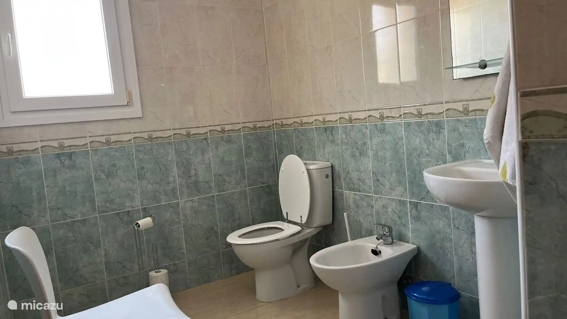 Toilette und Bidet in beiden Badezimmern