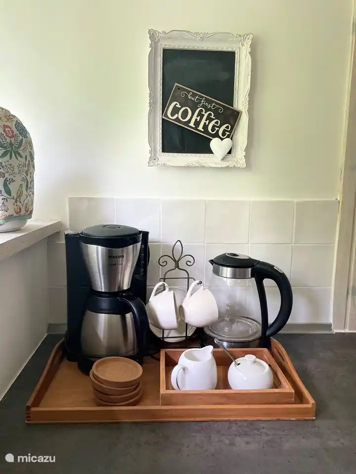 Koffie en thee-station. 