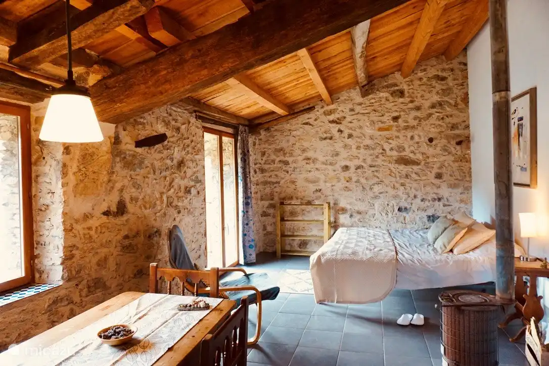 Rent Apartment 1 in Girona, Costa Brava. Micazu