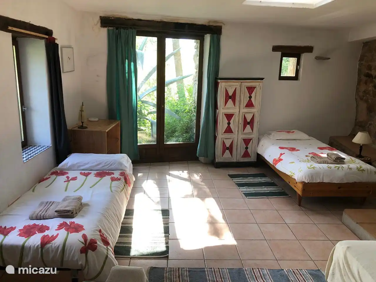 Rent Big Apartment in Girona, Costa Brava. Micazu