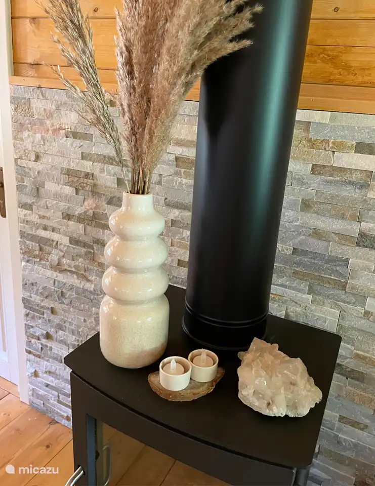 Der Holzofen ist vom 1. Oktober bis 1. Mai in Betrieb.