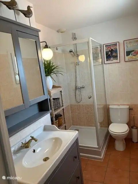 Badezimmer im Obergeschoss.