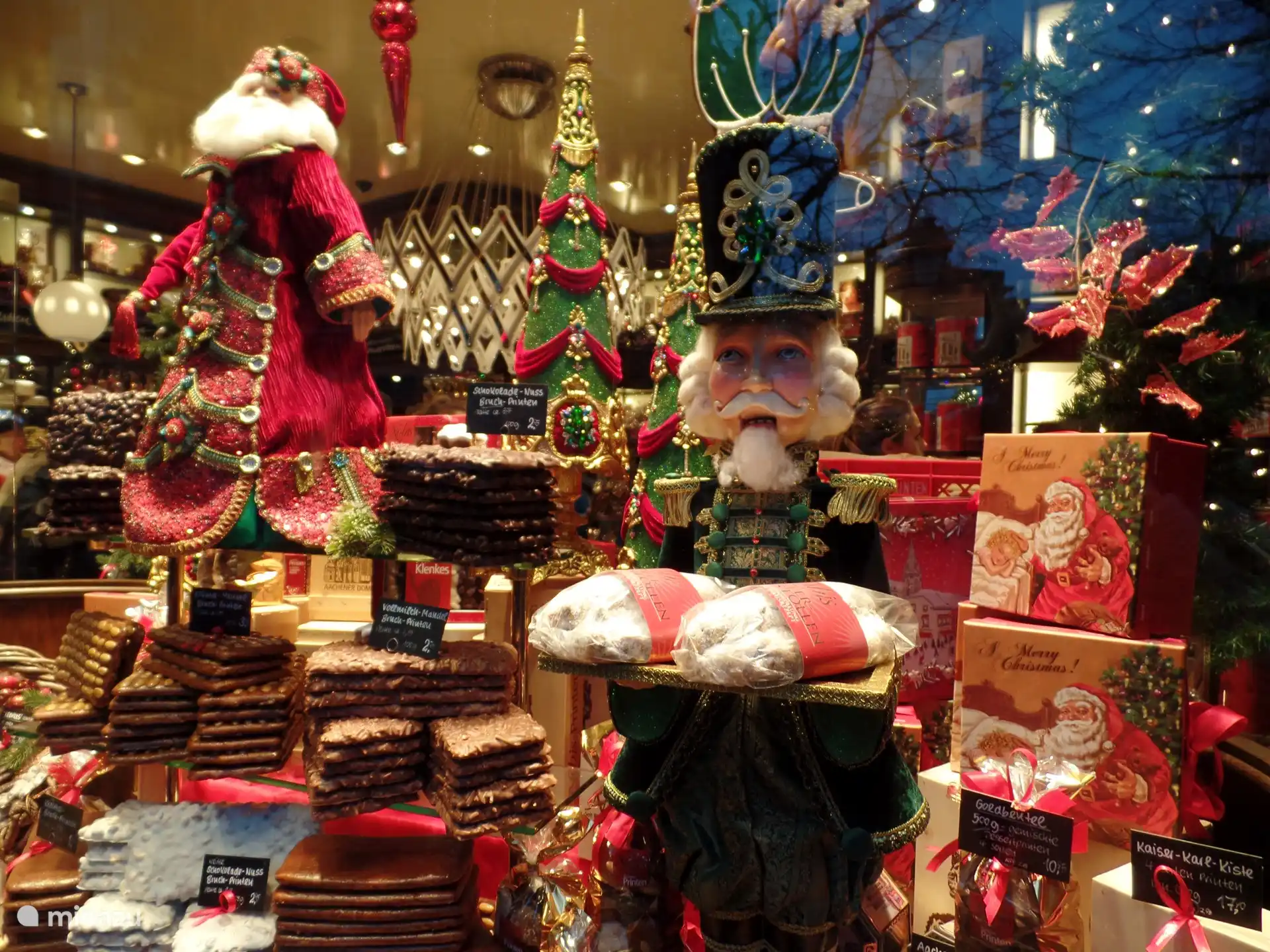 Aachen, beautiful shop windows in Christmas spirit! 