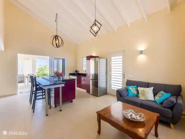 La retraite du gouverneur | Curaçao, Banda Abou (ouest), Fontein - villa Le salon vous invite à la détente.
novembre 2024