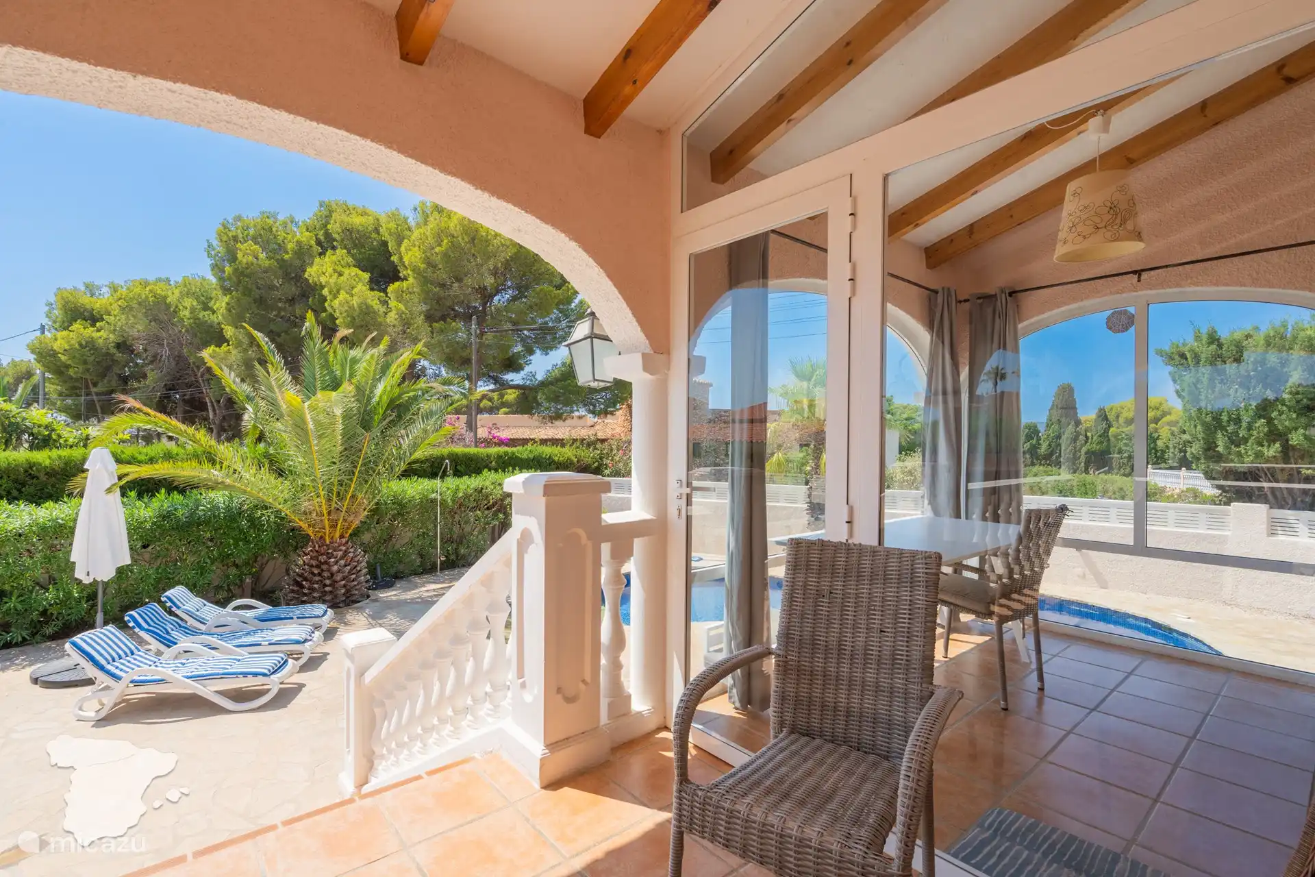 Überdachte Terrasse