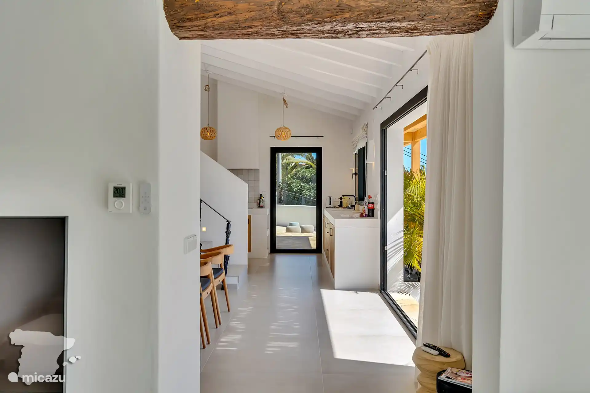 Blick Richtung Esszimmer/Küche