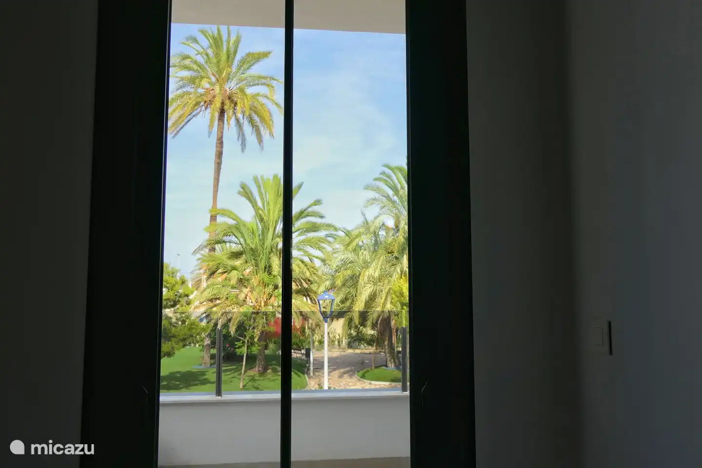 Ver dormitorio principal.