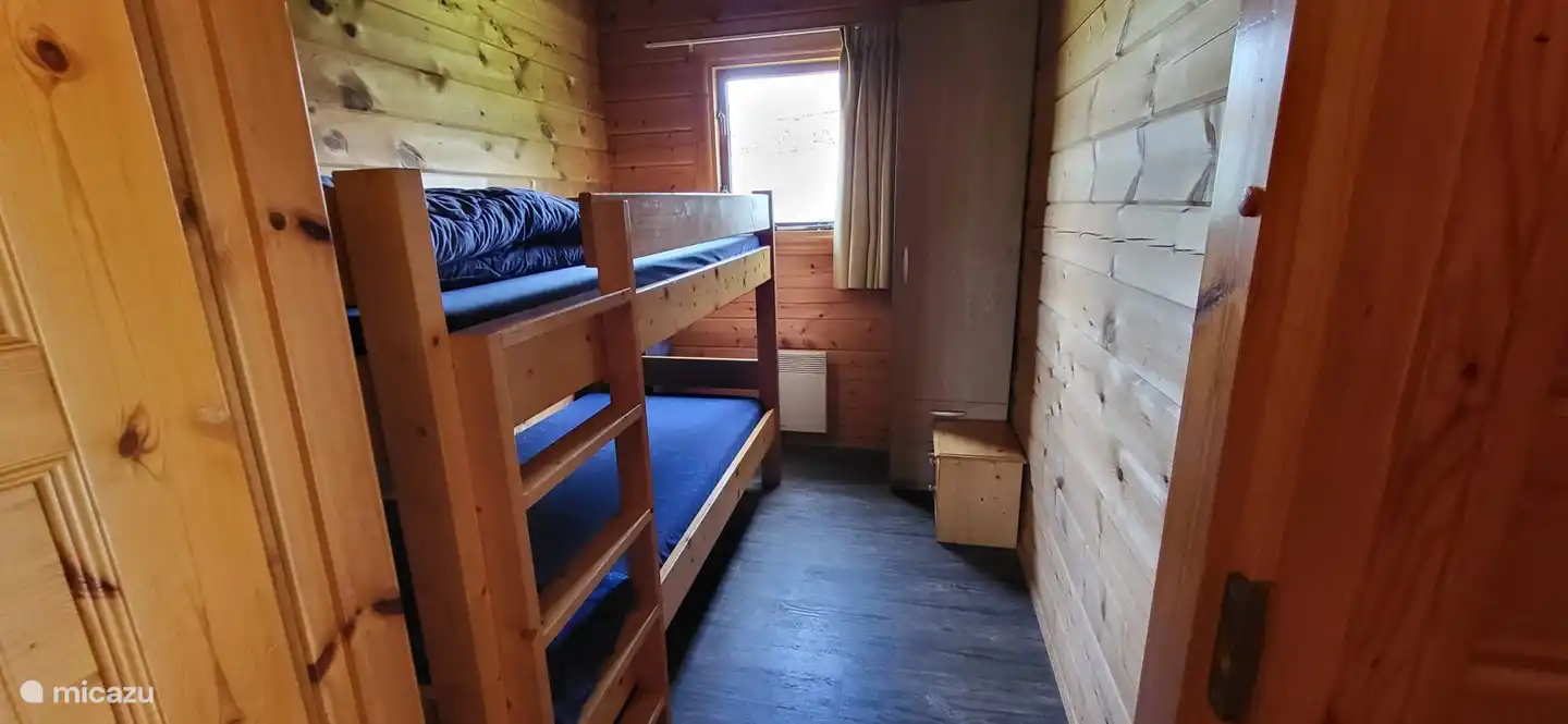 Schlafzimmer 2 hat Etagenbetten!