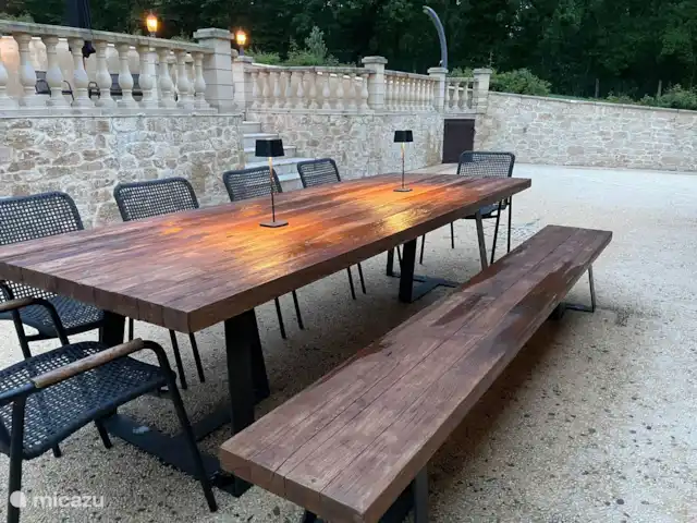 Maison de vacances de luxe avec piscine chaude | France, Dordogne, Rampieux - maison de vacances Table d’extérieur spacieuse (3m x 1m)
