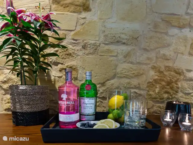 Maison de vacances de luxe avec piscine chaude | France, Dordogne, Rampieux - maison de vacances Buffet du salon (jeux à l'intérieur)