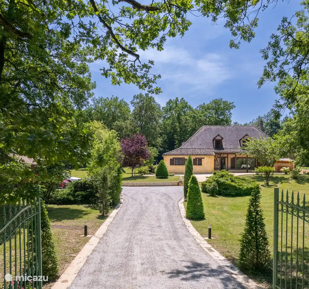 Luxe vakantiehuis met warm zwembad