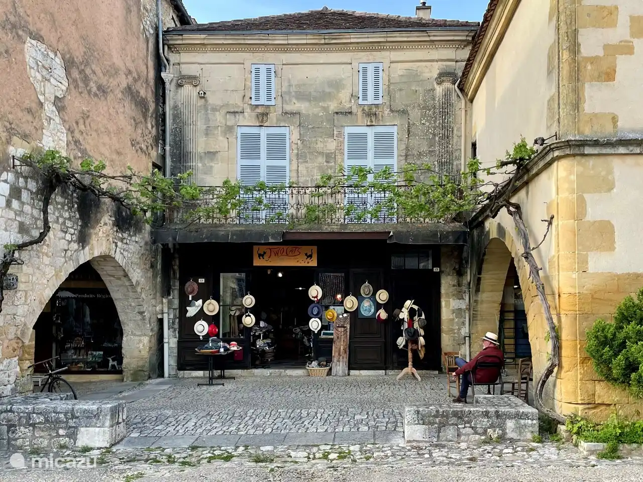 Monpazier, Hutgeschäft