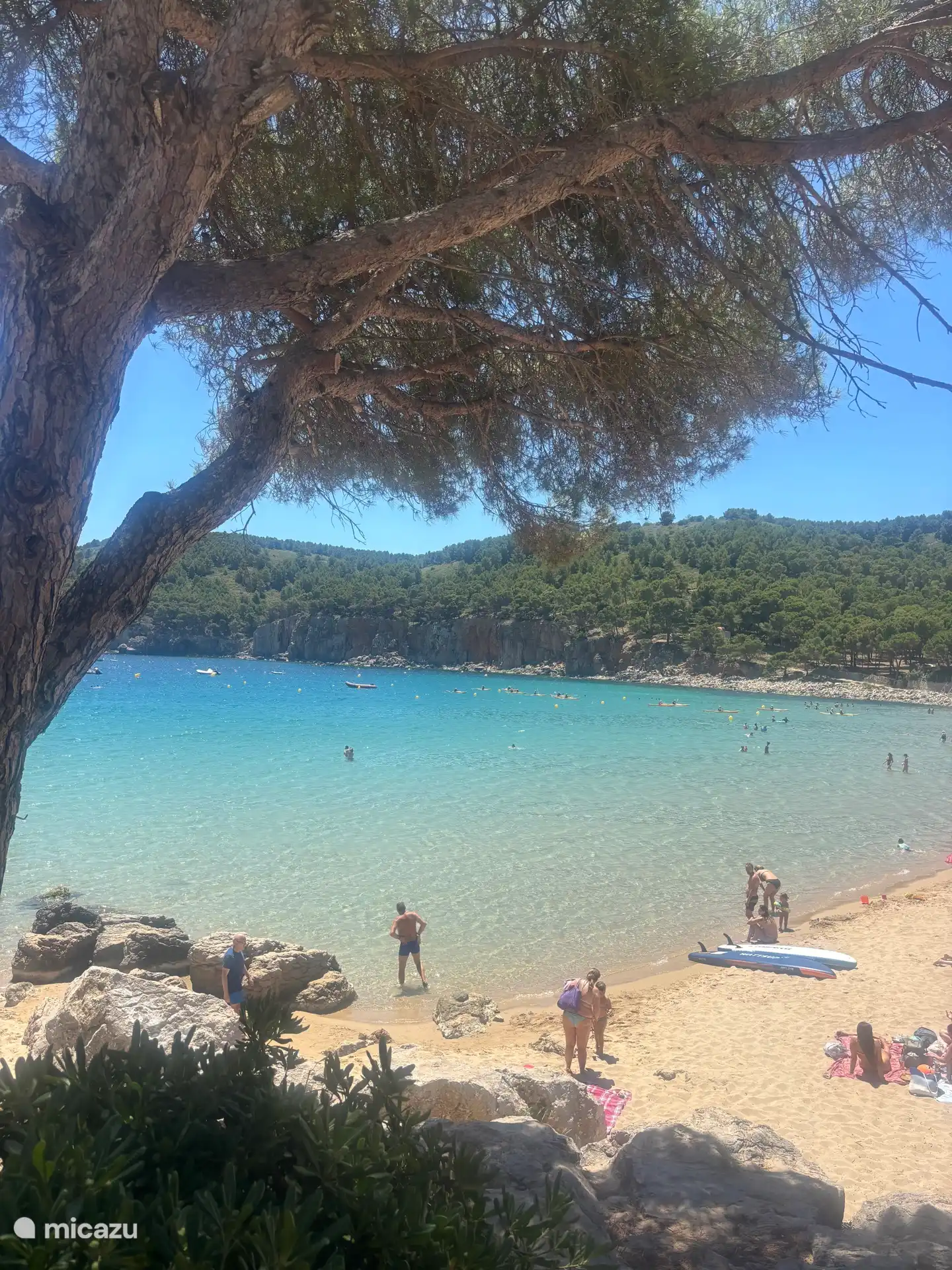 Cala Mont Go. Op zo’n 20 minuten rijden. Schitterende baai met diverse restaurantjes. 