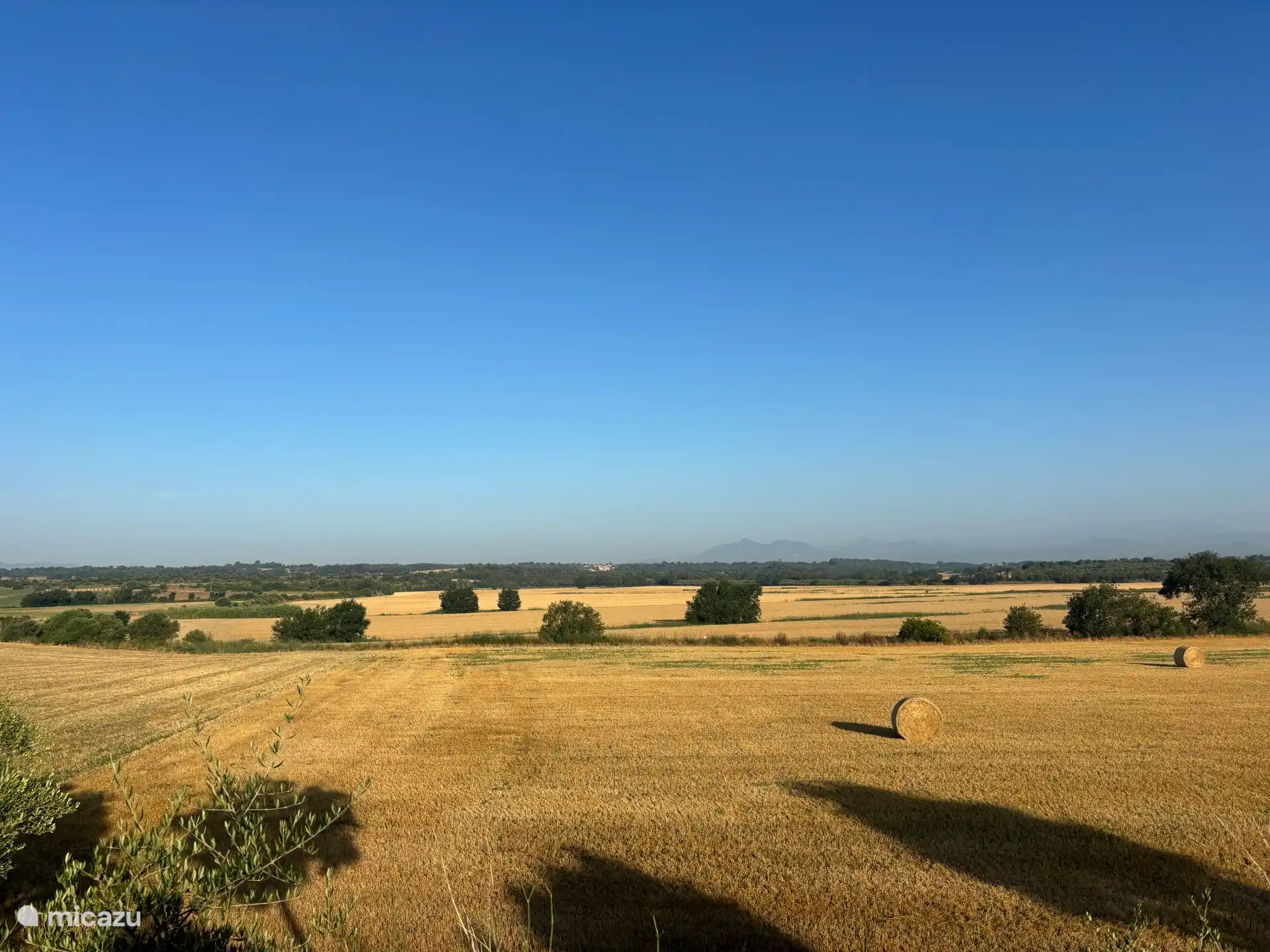 Op 50 meter van Paradís is dit de achtertuin waar je mooie wandelingen kunt maken en kunt genieten van de natuur en rust. 