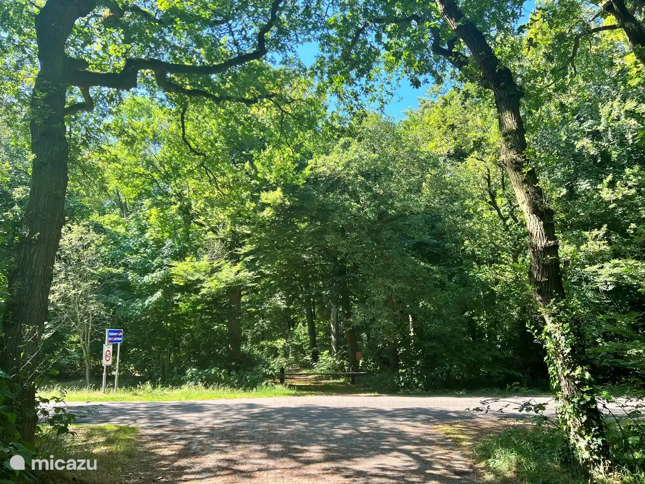 Jolderenbos gegenüber dem Haus