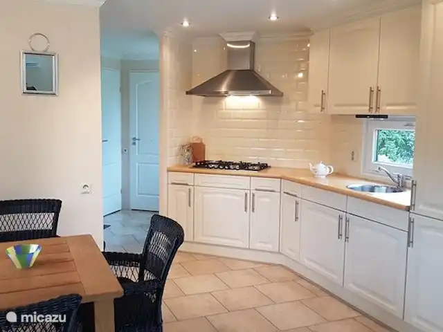 Location de Vacances Pays-Bas, Gueldre, Wells, chalet - Huisje de Larch - avec sauna extérieur Cuisine spacieuse