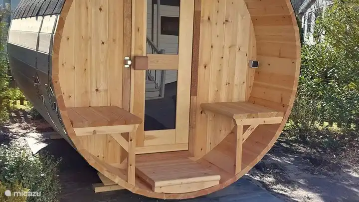 Prive Sauna in de bloementuin
