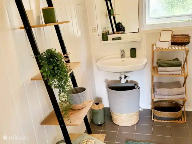 Chalet Château Le Verdoyer Belle Vue | France, Dordogne, Champs-Romain - chalet Salle de bain également adaptée aux personnes à mobilité réduite