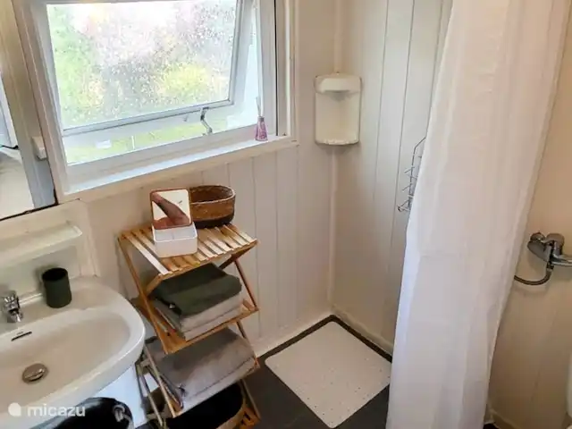 Chalet Château Le Verdoyer Belle Vue | France, Dordogne, Champs-Romain - chalet Salle de bain avec douche à l'italienne spacieuse