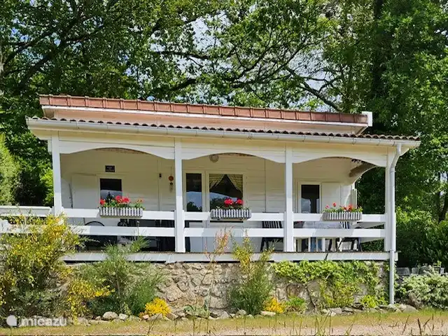 Chalet Château Le Verdoyer Belle Vue | France, Dordogne, Champs-Romain - chalet Véranda couverte sur toute la largeur du chalet