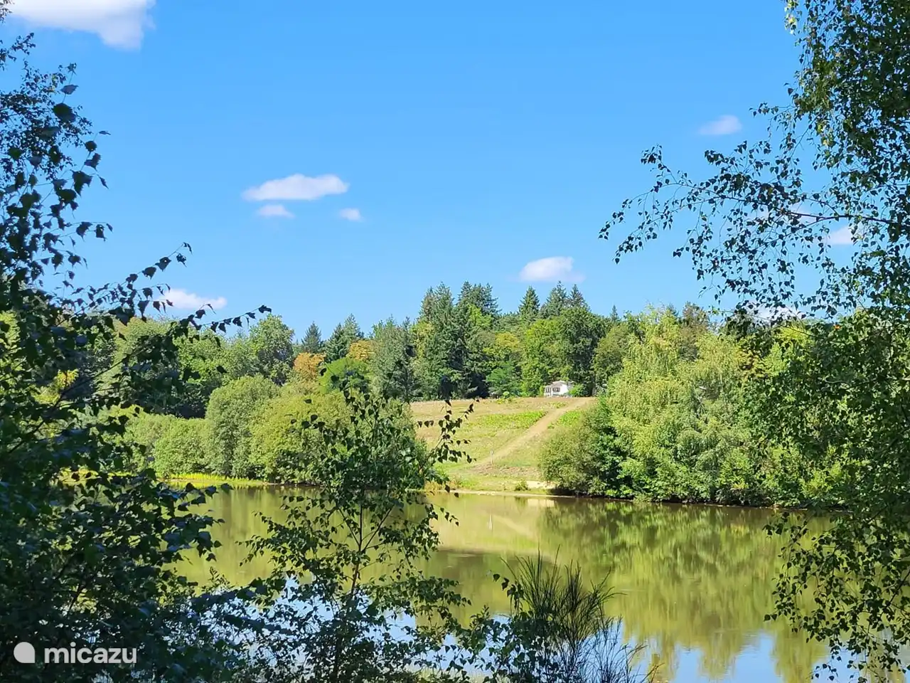 Uno de los lagos del dominio.